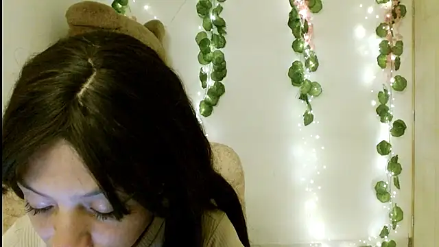 Snapshot of EIVIY1609 chatting on October 9, 2025, 1:55 pm EIVIY1609 online show from October 9, 2025, 1:55 pm