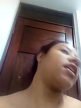 Snapshot of EAAM1@xh chatting on October 4, 2025, 7:48 pm EAAM1xh online show from October 4, 2025, 7:48 pm