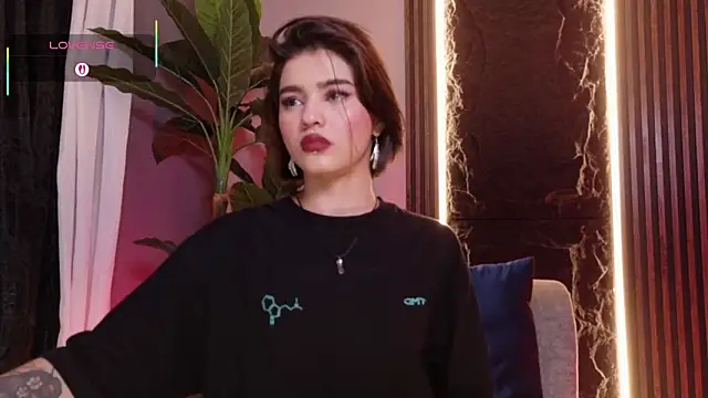 Snapshot of La_Diabla_111_ chatting on October 20, 2025, 9:59 pm La Diabla 111 online show from October 20, 2025, 9:59 pm