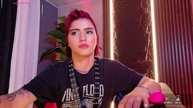 La Diabla 111  online show from December 18, 2025, 8:12 pm