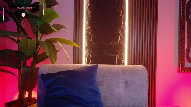 Snapshot of La_Diabla_111_ chatting on November 30, 2025, 1:45 pm La Diabla 111 online show from November 30, 2025, 1:45 pm