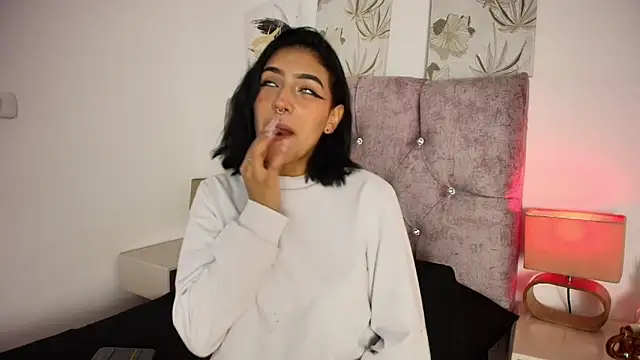 Dulce Bella  online show from February 26, 2026, 3:39 am