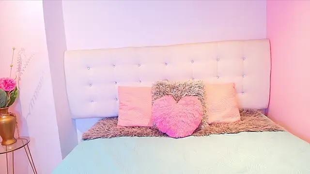 Rebeca jackson online show from September 12, 2025, 7:35 pm