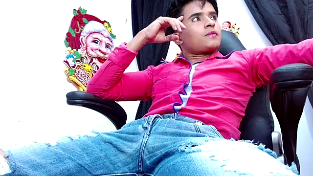 Snapshot of DayroDuran chatting on November 30, 2025, 6:19 pm DayroDuran online show from November 30, 2025, 6:19 pm