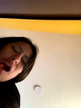 Snapshot of leil_6680 chatting on November 9, 2025, 6:56 pm leil 6680 online show from November 9, 2025, 6:56 pm