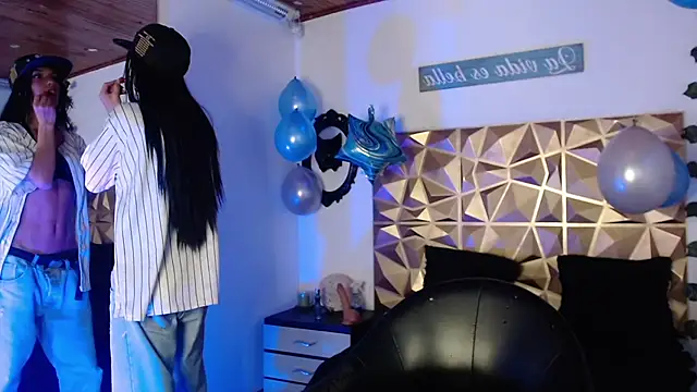 Trinity Knox online show from September 10, 2025, 3:33 pm