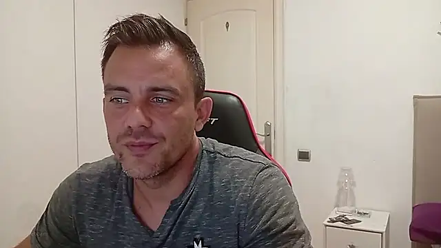 Captianamericablue online show from September 8, 2025, 8:41 pm