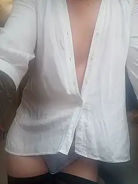 Snapshot of NiceBadgera chatting on October 10, 2025, 6:36 am NiceBadgera online show from October 10, 2025, 6:36 am