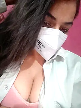 Snapshot of the_saavi chatting on December 4, 2025, 6:29 pm the saavi online show from December 4, 2025, 6:29 pm