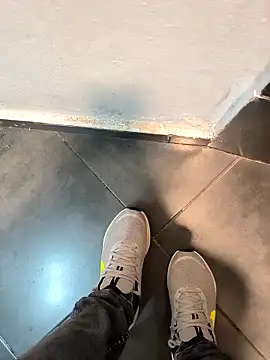 Snapshot of penchis90 chatting on March 1, 2026, 10:43 pm penchis90 online show from March 1, 2026, 10:43 pm