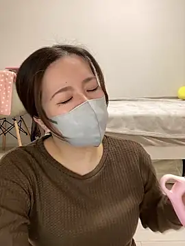 NATSUMI00 online show from November 1, 2025, 3:39 pm