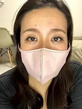 NATSUMI00 online show from December 3, 2025, 3:00 pm