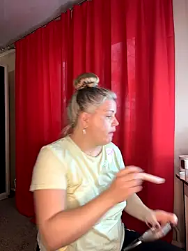 Nayvessa online show from November 12, 2025, 7:23 am