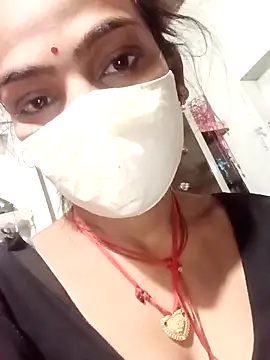 Snapshot of Sharmili_xx chatting on October 18, 2025, 11:07 pm Sharmili xx online show from October 18, 2025, 11:07 pm