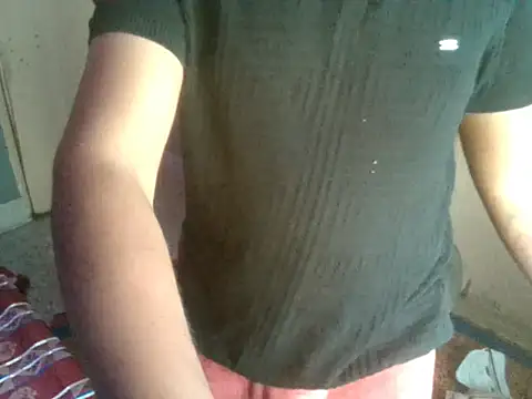 Snapshot of BornToSeduce chatting on May 1, 2026, 7:35 am BornToSeduce online show from May 1, 2026, 7:35 am