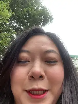 smgirls online show from November 4, 2025, 7:23 am