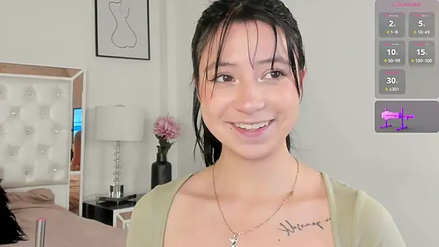 Snapshot of Zoe_Xra chatting on July 10, 2026, 10:10 pm Zoe Xra online show from July 10, 2026, 10:10 pm