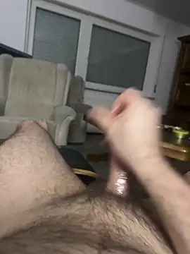 Snapshot of flamur_albania chatting on December 20, 2025, 4:10 pm flamur albania online show from December 20, 2025, 4:10 pm