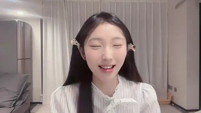 ZhaoZhao-ZM online show from September 22, 2025, 1:28 pm