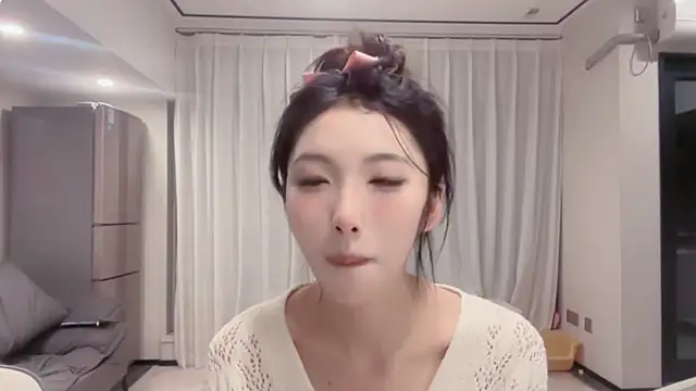 ZhaoZhao-ZM online show from September 21, 2025, 12:32 pm