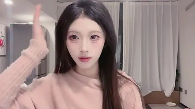 ZhaoZhao-ZM online show from December 16, 2025, 2:32 pm