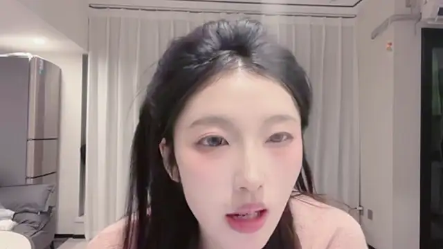 ZhaoZhao-ZM online show from November 21, 2025, 2:27 pm