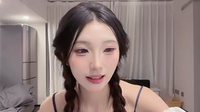 ZhaoZhao-ZM online show from September 26, 2025, 1:07 pm