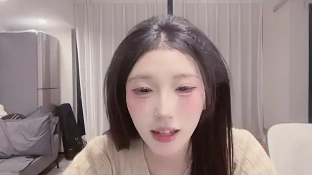 ZhaoZhao-ZM online show from October 22, 2025, 12:26 pm