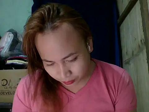 Snapshot of Maxine_fox chatting on October 24, 2025, 2:05 pm Maxine fox online show from October 24, 2025, 2:05 pm