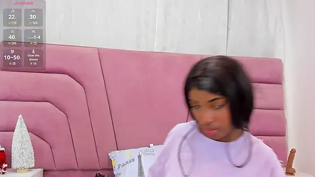 Snapshot of MarianRosse chatting on November 25, 2025, 9:15 pm MarianRosse online show from November 25, 2025, 9:15 pm