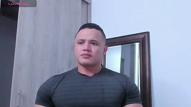 KingLevi01 online show from October 25, 2025, 10:32 pm