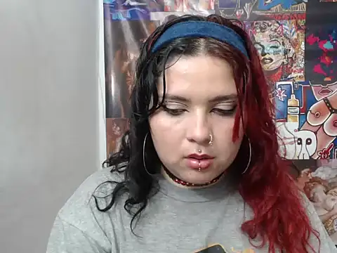 Curvy-Queen online show from October 9, 2025, 3:18 am