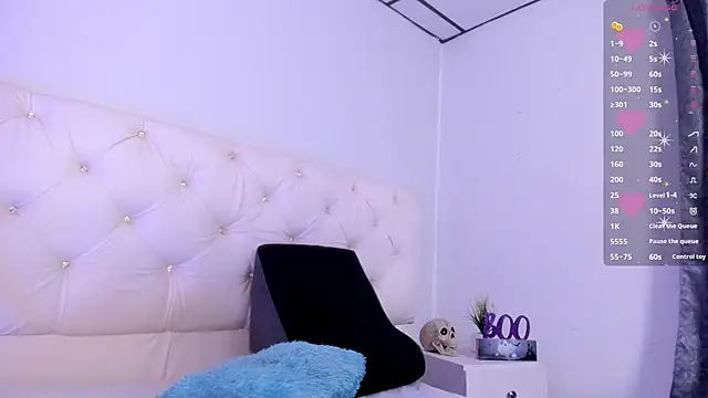 Snapshot of Ambeer_fox_ chatting on October 26, 2025, 7:47 pm Ambeer fox online show from October 26, 2025, 7:47 pm