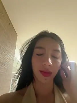 Min junn online show from October 6, 2025, 2:46 am