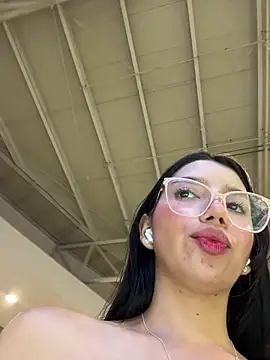 Min junn online show from October 11, 2025, 2:23 am