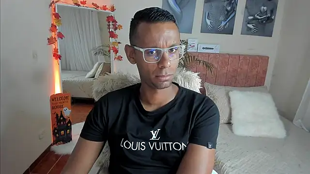 Snapshot of KingEdward_ chatting on October 21, 2025, 10:14 am KingEdward online show from October 21, 2025, 10:14 am