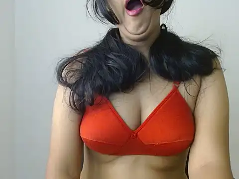 Snapshot of priya_022 chatting on October 1, 2025, 3:44 am priya 022 online show from October 1, 2025, 3:44 am