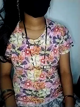 Komal-Rajput online show from October 4, 2025, 5:47 pm