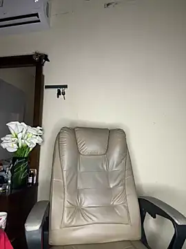 SLNatasha online show from November 4, 2025, 11:36 am