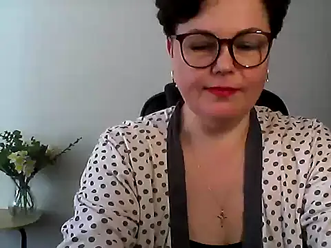 EllaLove2277 online show from April 15, 2026, 9:37 am