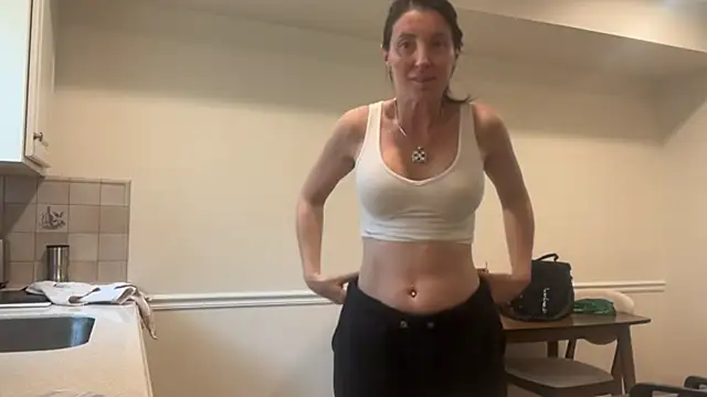 Snapshot of NurseStephania chatting on November 9, 2025, 4:33 pm NurseStephania online show from November 9, 2025, 4:33 pm