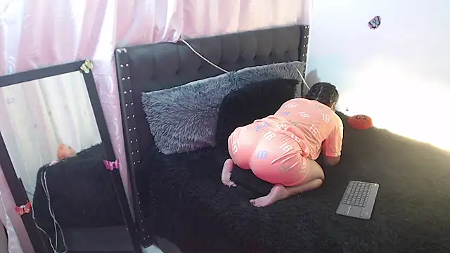 amberbakee online show from October 31, 2025, 1:46 am