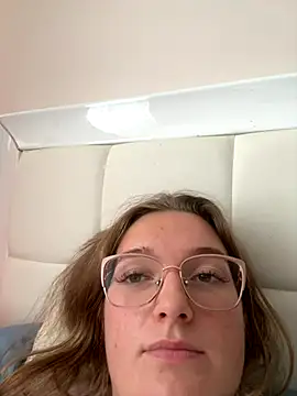 Snapshot of Bellatrisssaa chatting on September 13, 2025, 1:22 pm Bellatrisssaa online show from September 13, 2025, 1:22 pm