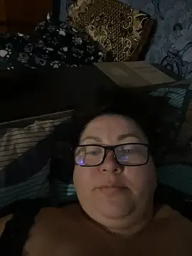 Snapshot of Vilvet777 chatting on October 18, 2025, 5:42 am Vilvet777 online show from October 18, 2025, 5:42 am