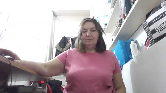 AnnaLive570 online show from December 19, 2025, 5:32 am