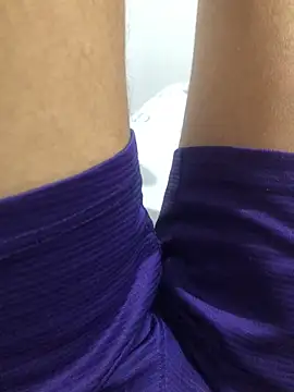 elpeluchenegroxxx3 online show from February 23, 2026, 3:41 am