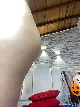 Kristy1  online show from October 28, 2025, 11:09 am