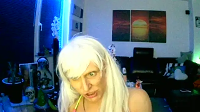 Snapshot of hellgirl1980 chatting on November 19, 2025, 4:23 am hellgirl1980 online show from November 19, 2025, 4:23 am