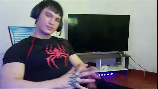 ErickWalton online show from November 13, 2025, 5:22 am