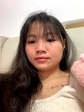 Emlyly-18 online show from November 30, 2025, 2:34 am